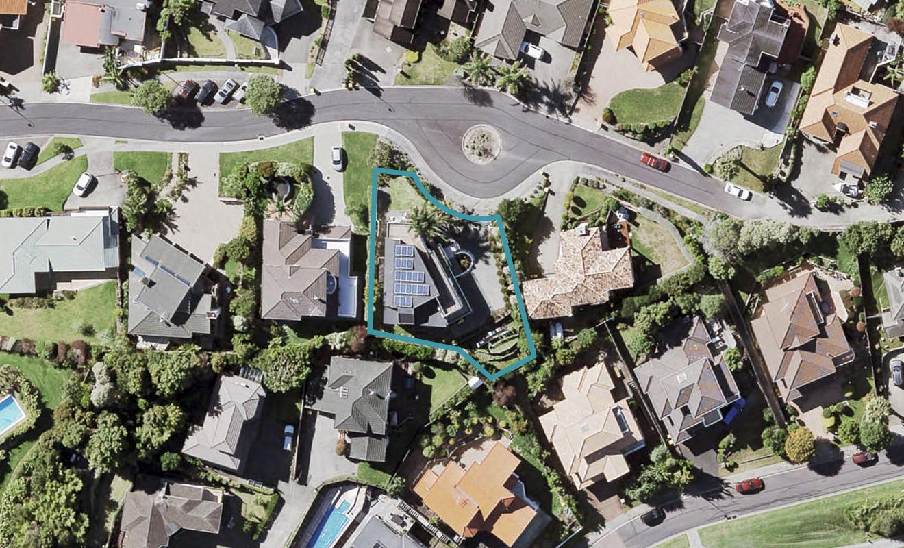 13 St Clair Place, Browns Bay, Auckland - Carousel 1
