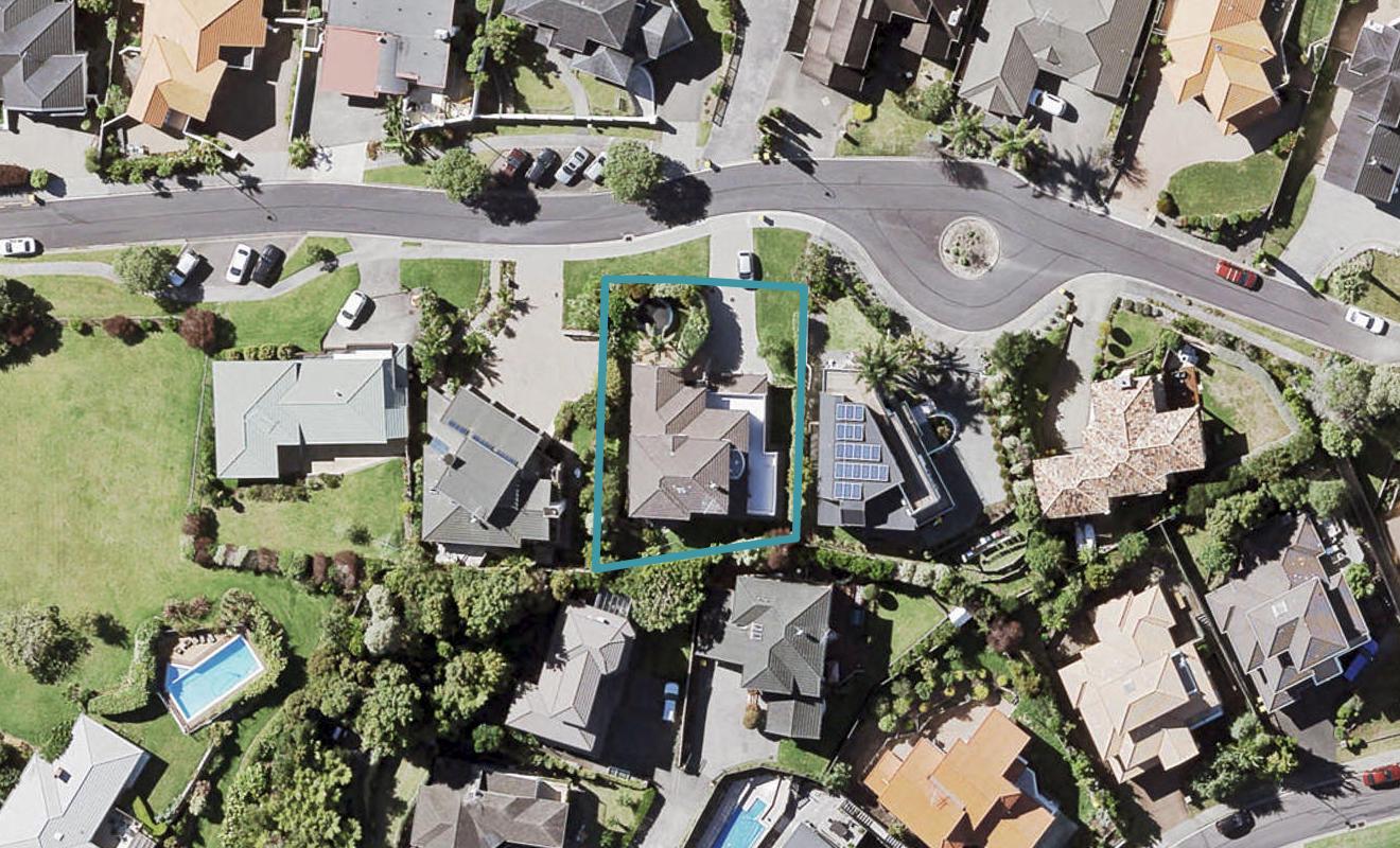 11 St Clair Place, Browns Bay, Auckland - Carousel 1