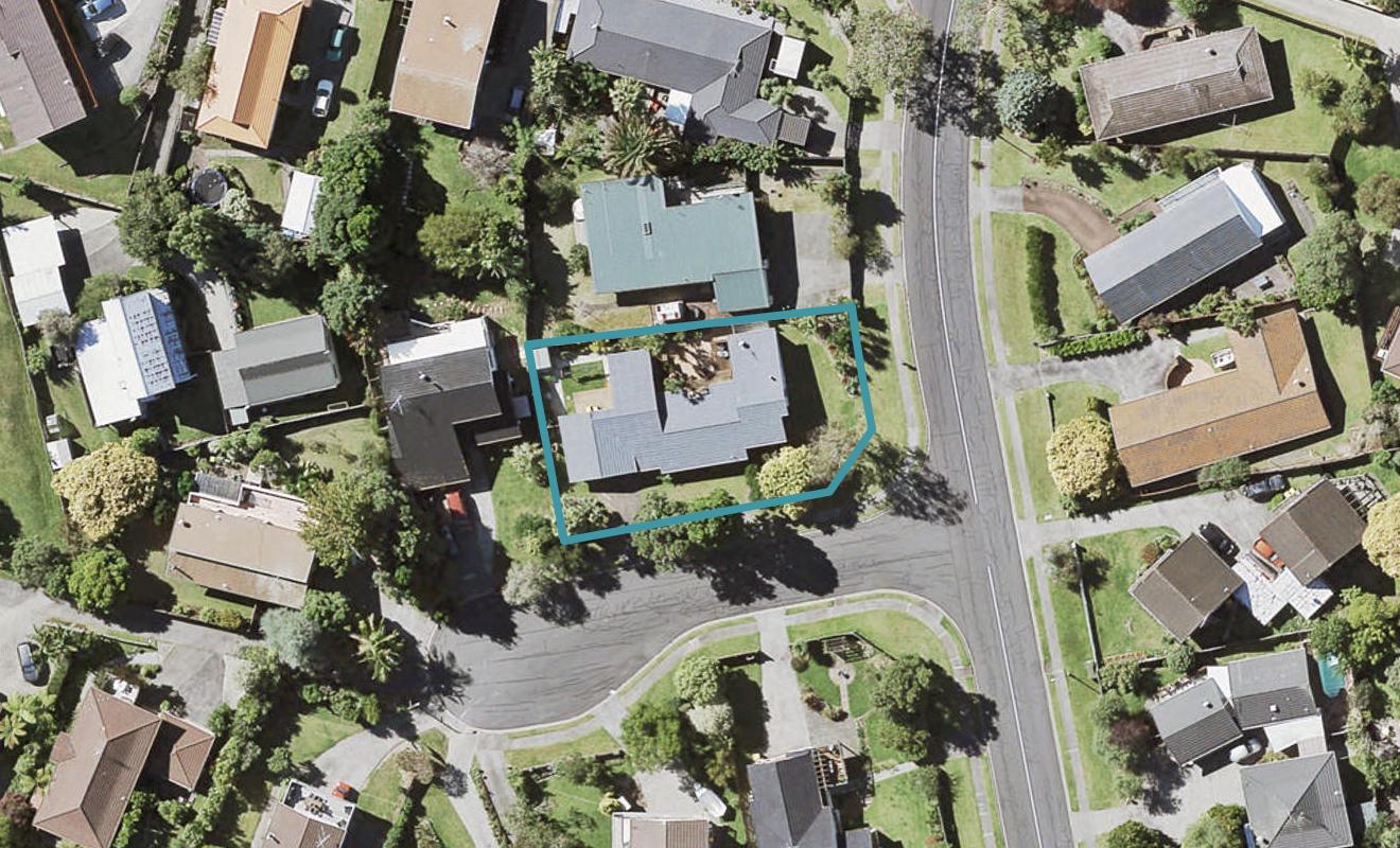 2 Serrata Place, Browns Bay, Auckland - Carousel 1