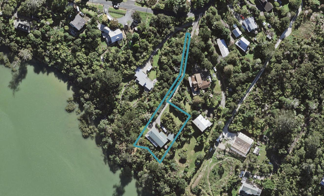 35 Chatham Avenue, Paremoremo, Auckland - Carousel 1