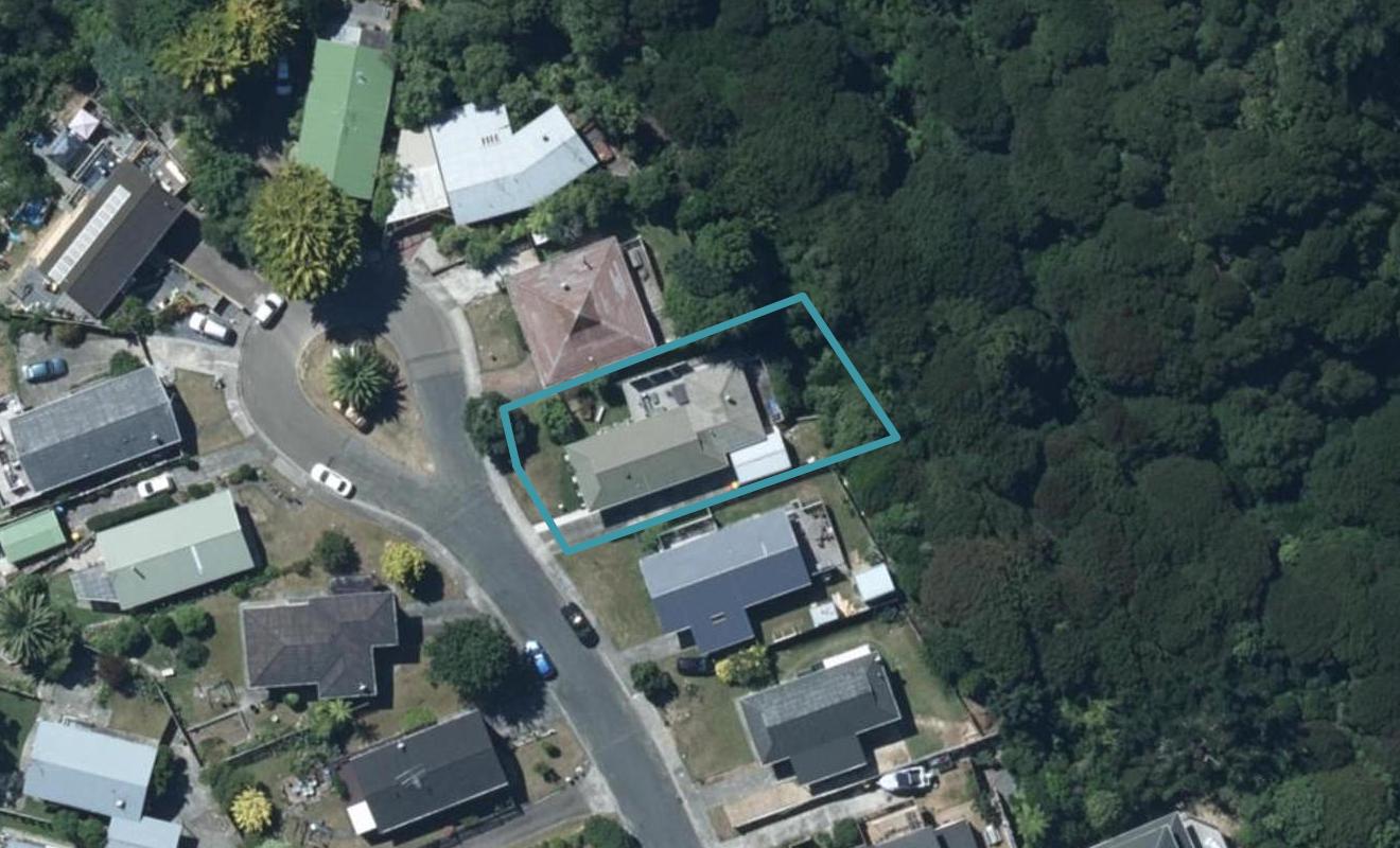 16 Carvel Lane, Whitby, Porirua - Carousel 1