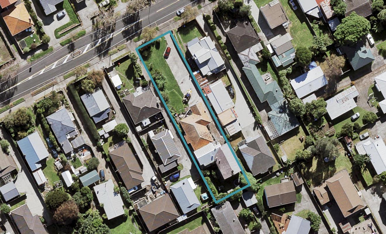 1/12 Avondale Road, Avondale, Auckland - Carousel 1