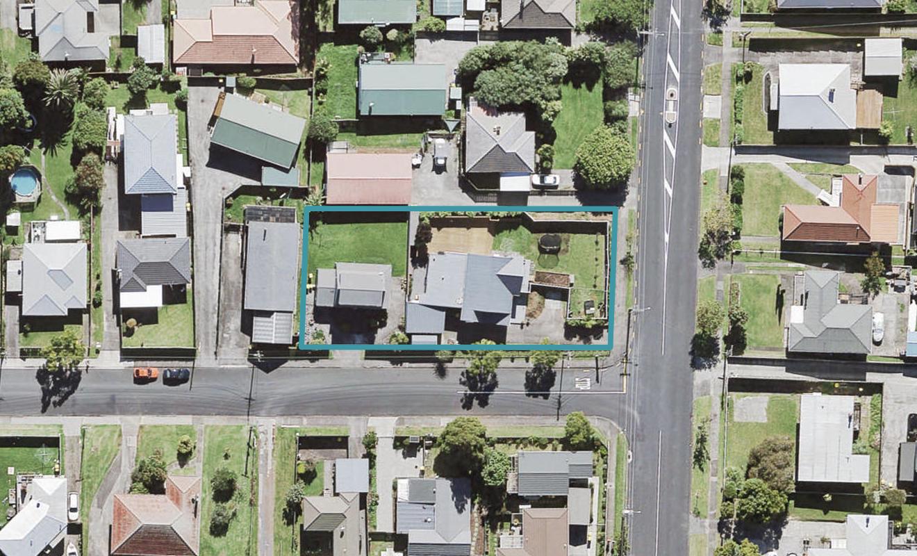 1/133 Astley Avenue, New Lynn, Auckland - Carousel 1