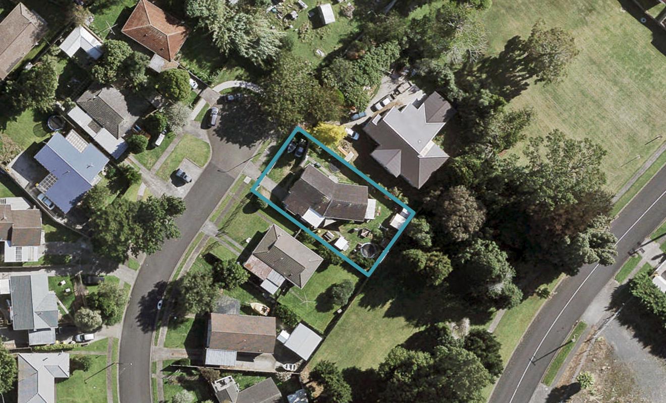 11 Chibnall Place, Conifer Grove, Takanini - Carousel 1