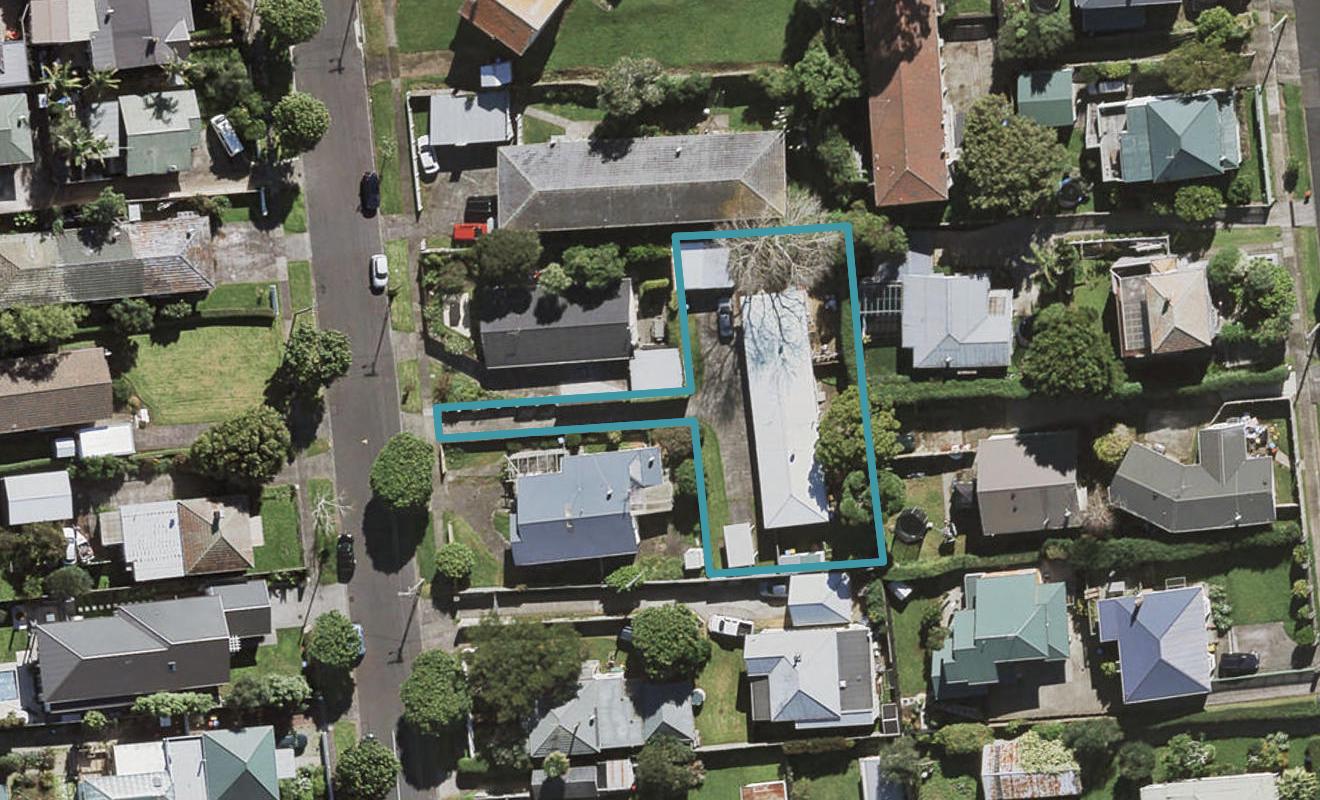 3/0 Huapai Street, Onehunga, Auckland - Carousel 1