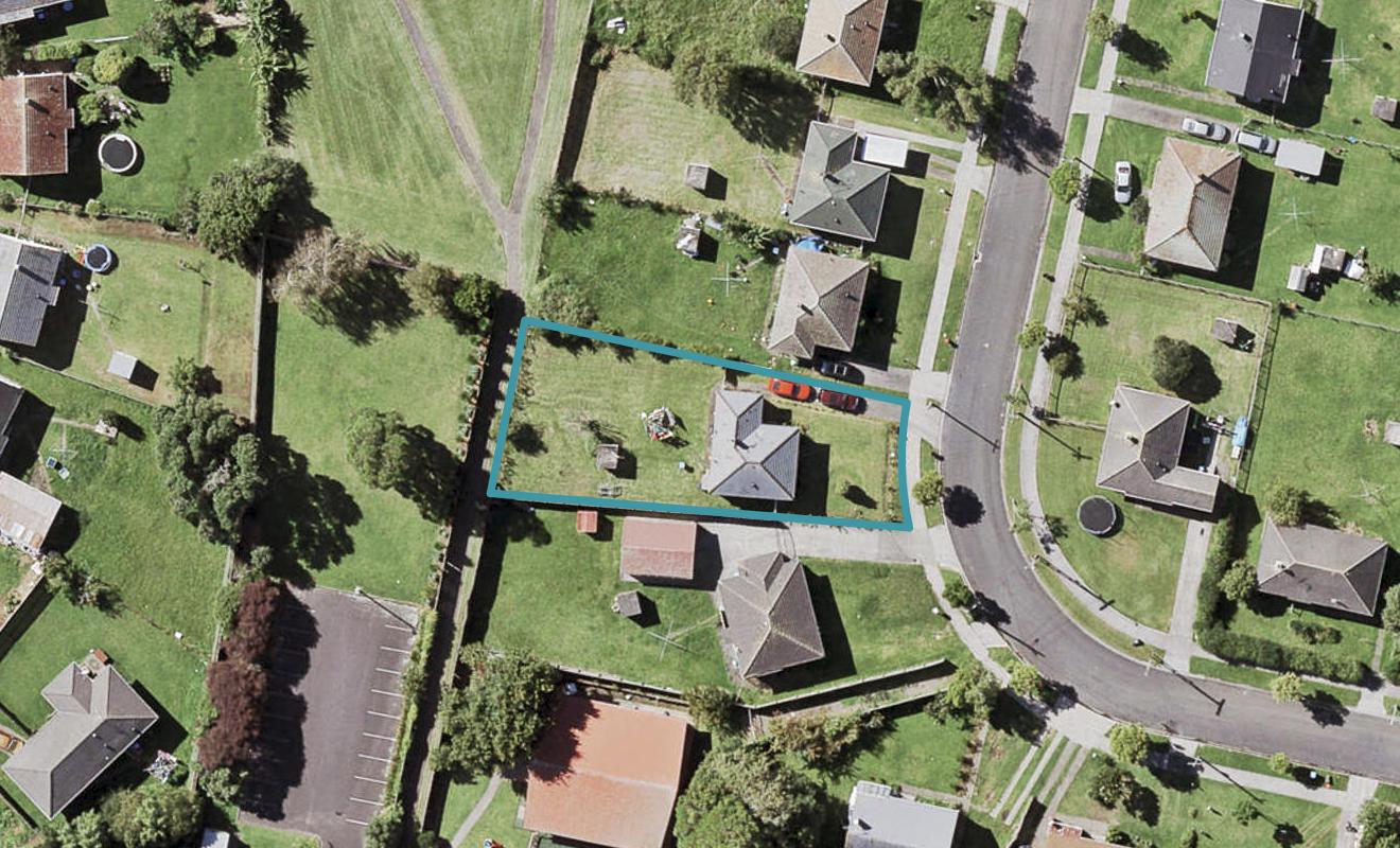 37 Chiltern Crescent, Glen Innes, Auckland - Carousel 1