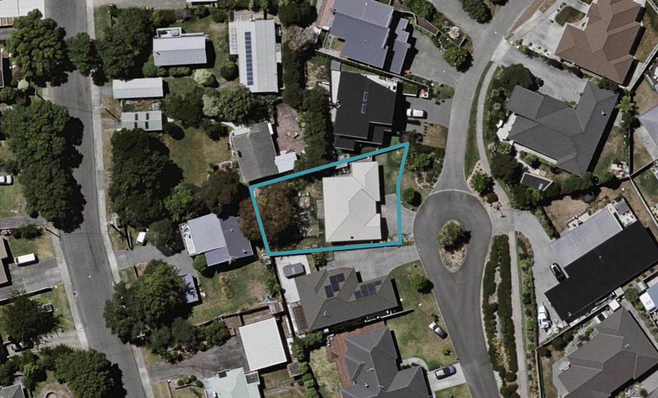 11 Simpson Crescent, Raumati Beach, Paraparaumu - Carousel 1