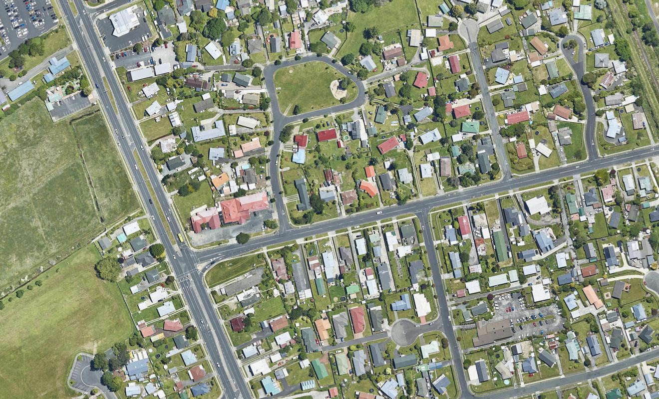 16 Kawaha Point Road, Fairy Springs, Rotorua - Carousel 1