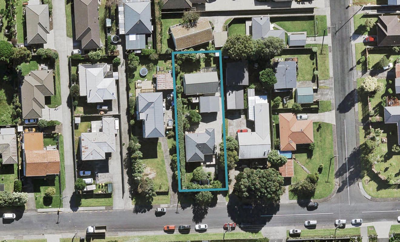 16A Totara Road, Te Atatu Peninsula, Auckland - Carousel 1