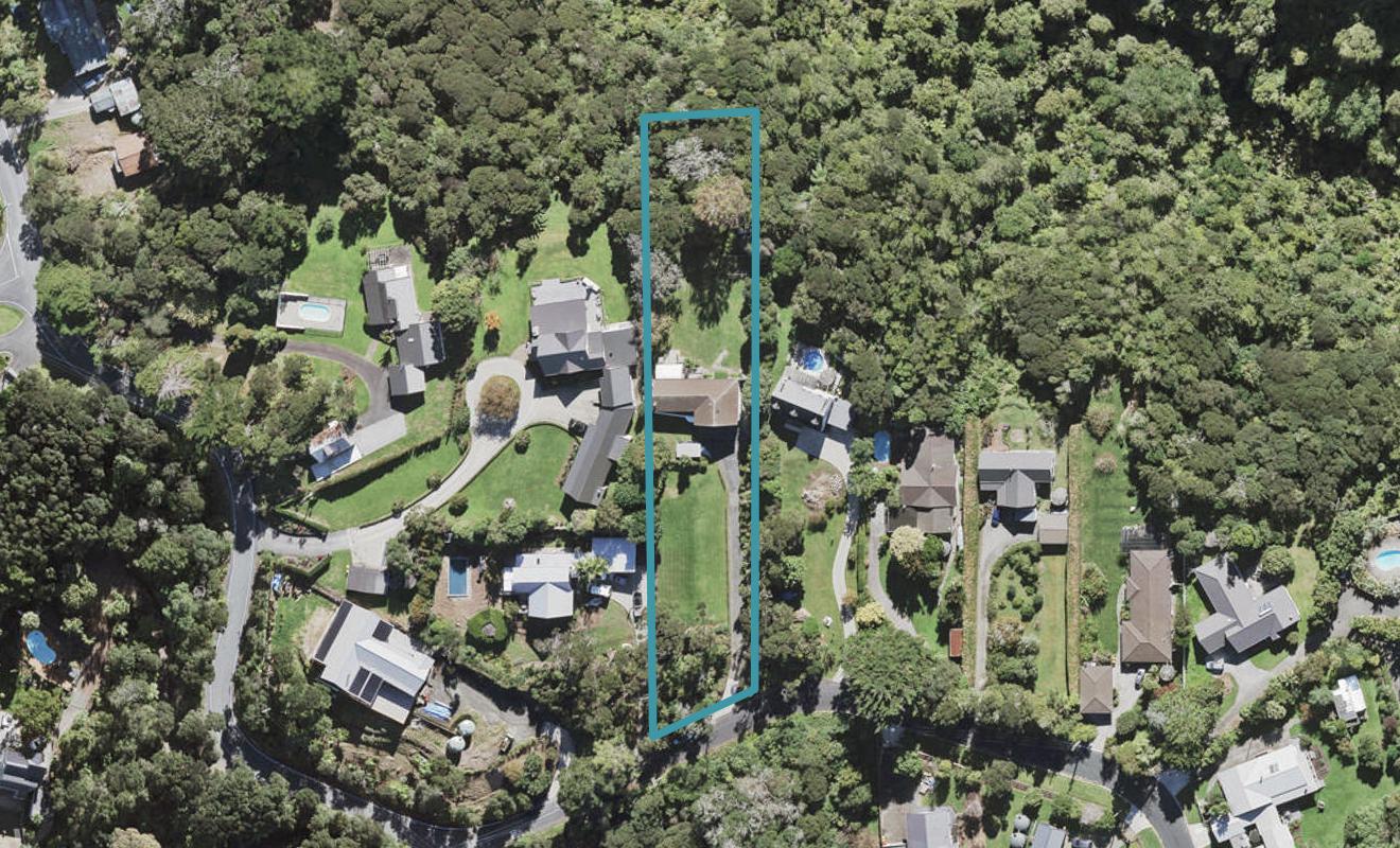 9 Ngarahana Avenue, Paremoremo, Auckland - Carousel 1