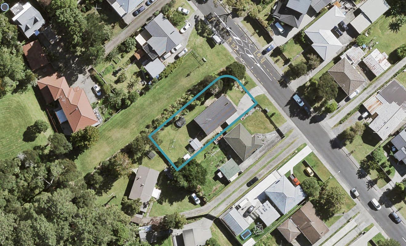 50 Castleford Street, Green Bay, Auckland - Carousel 1