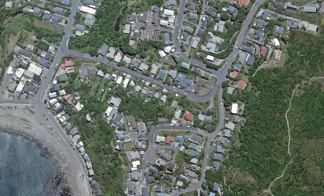 28 Robertson Street, Owhiro Bay, Wellington - Carousel 1
