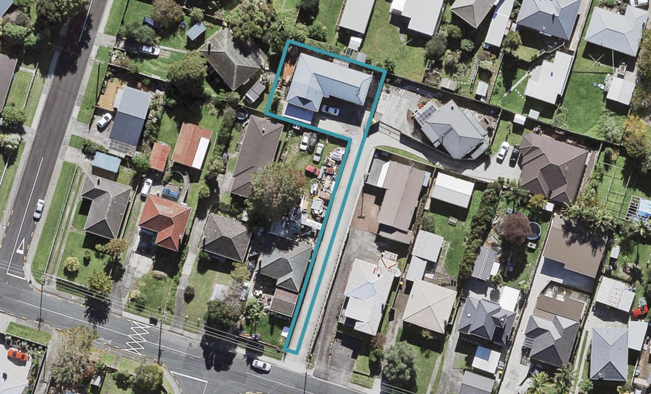 45 Strid Road, Te Atatu South, Auckland - Carousel 1