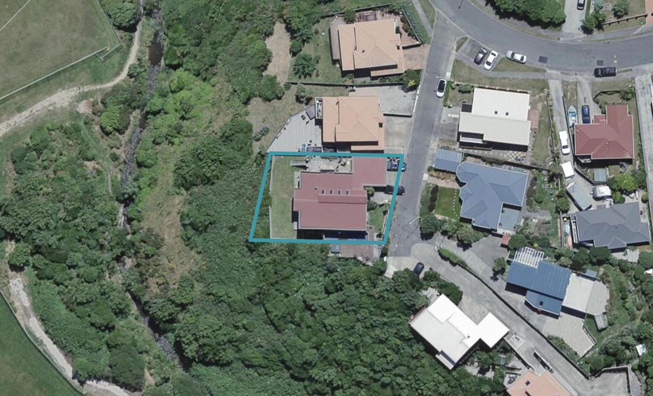 10 Domanski Crescent, Owhiro Bay, Wellington - Carousel 1