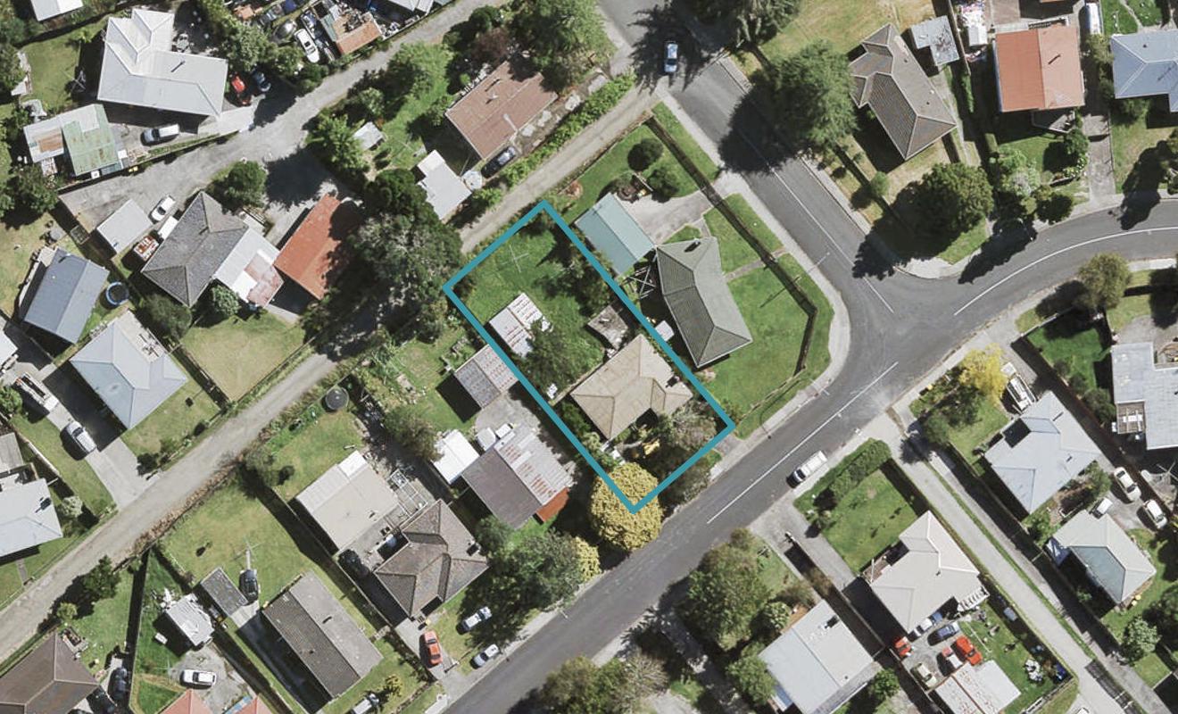 49 Harrington Road, Henderson, Auckland - Carousel 1