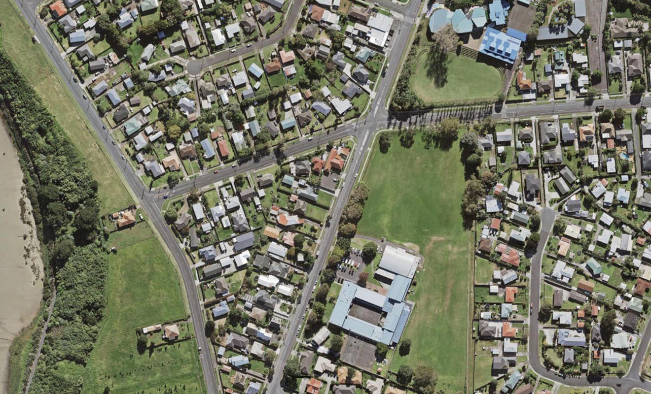 100 Mountain Road, Mangere Bridge, Auckland - Carousel 1