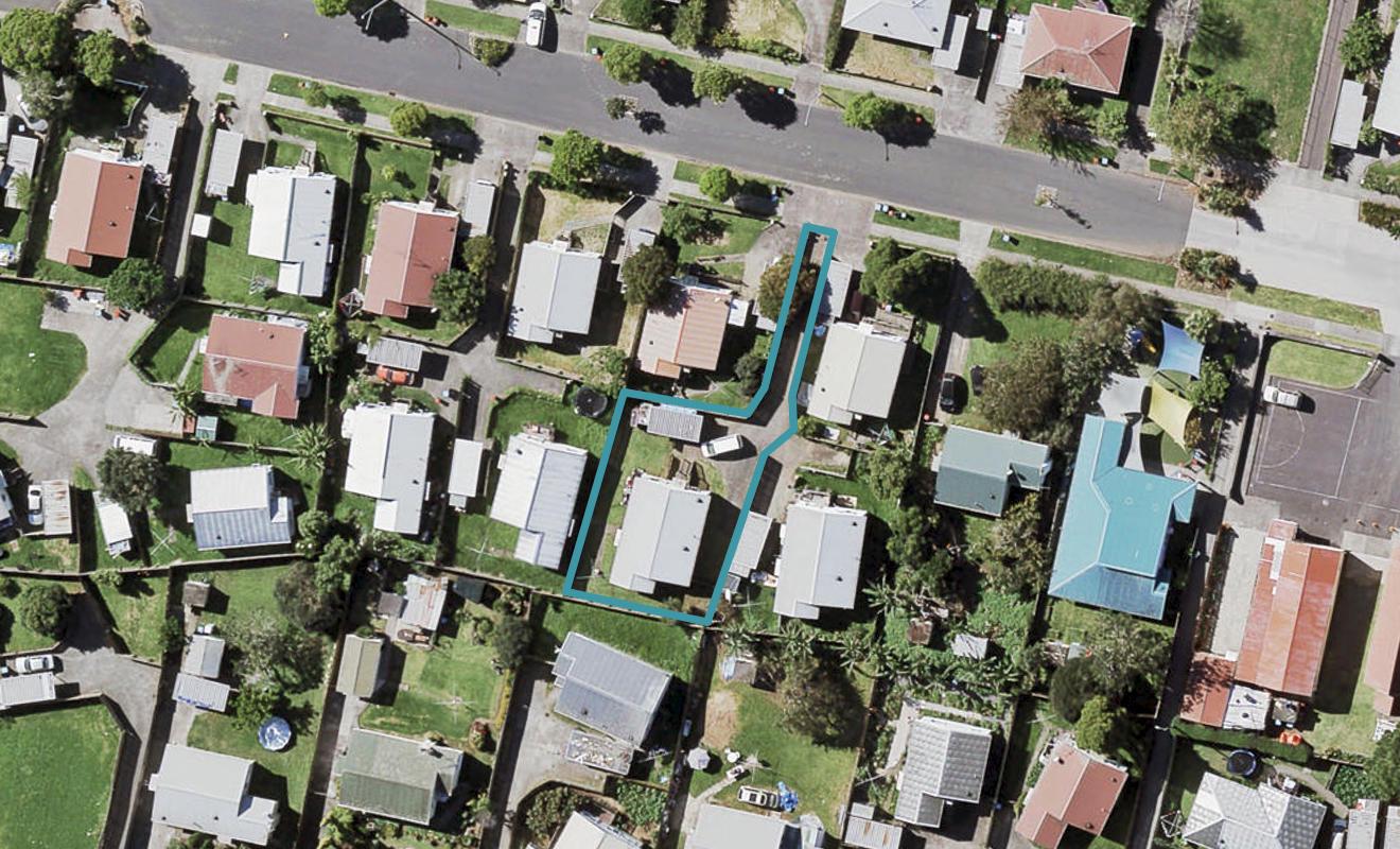 65B Maybury Street, Point England, Auckland - Carousel 1