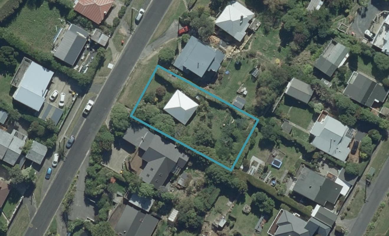 32 Marion Street, Macandrew Bay, Dunedin - Carousel 1