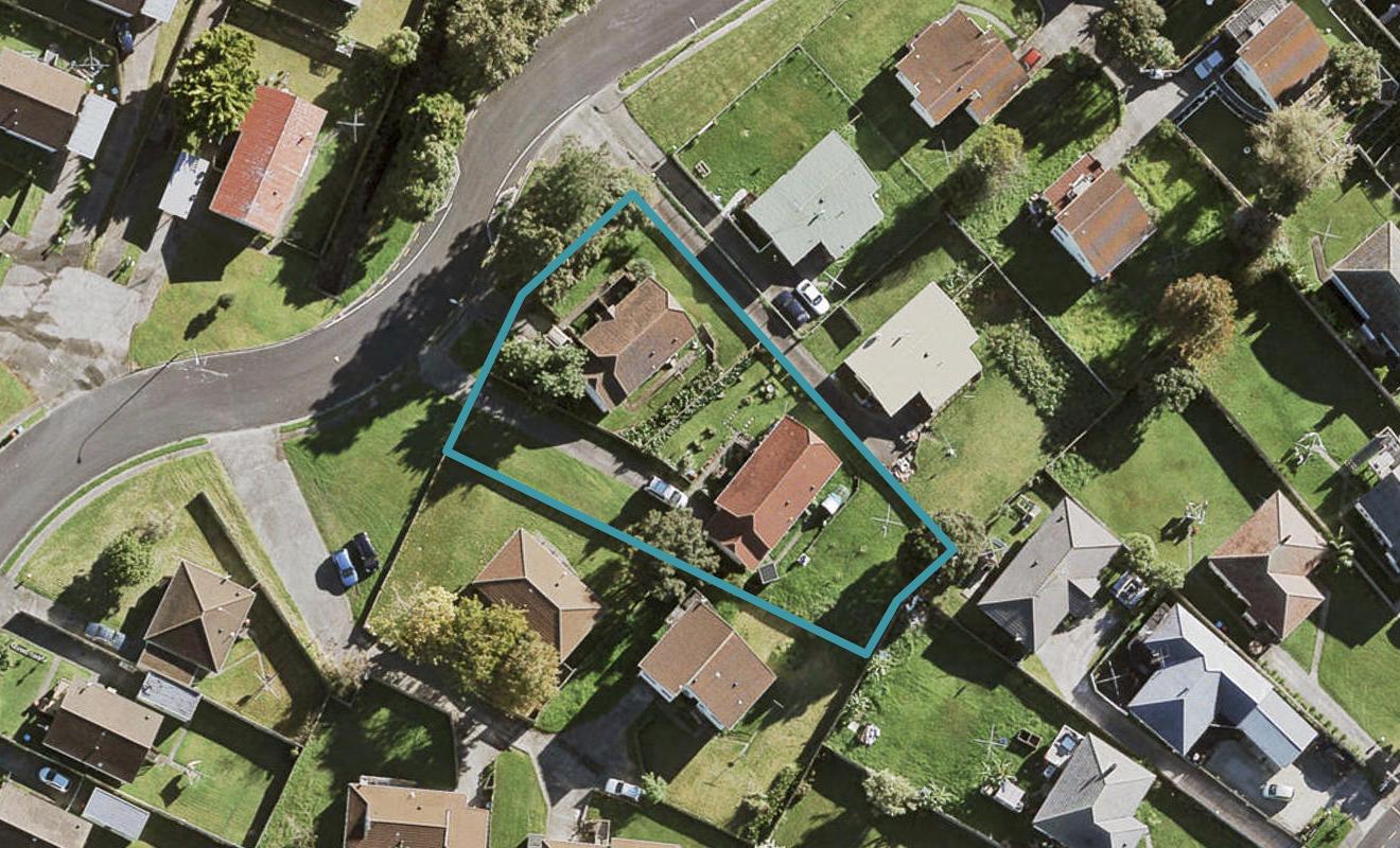 11 Molley Green Place, Mount Roskill, Auckland - Carousel 1
