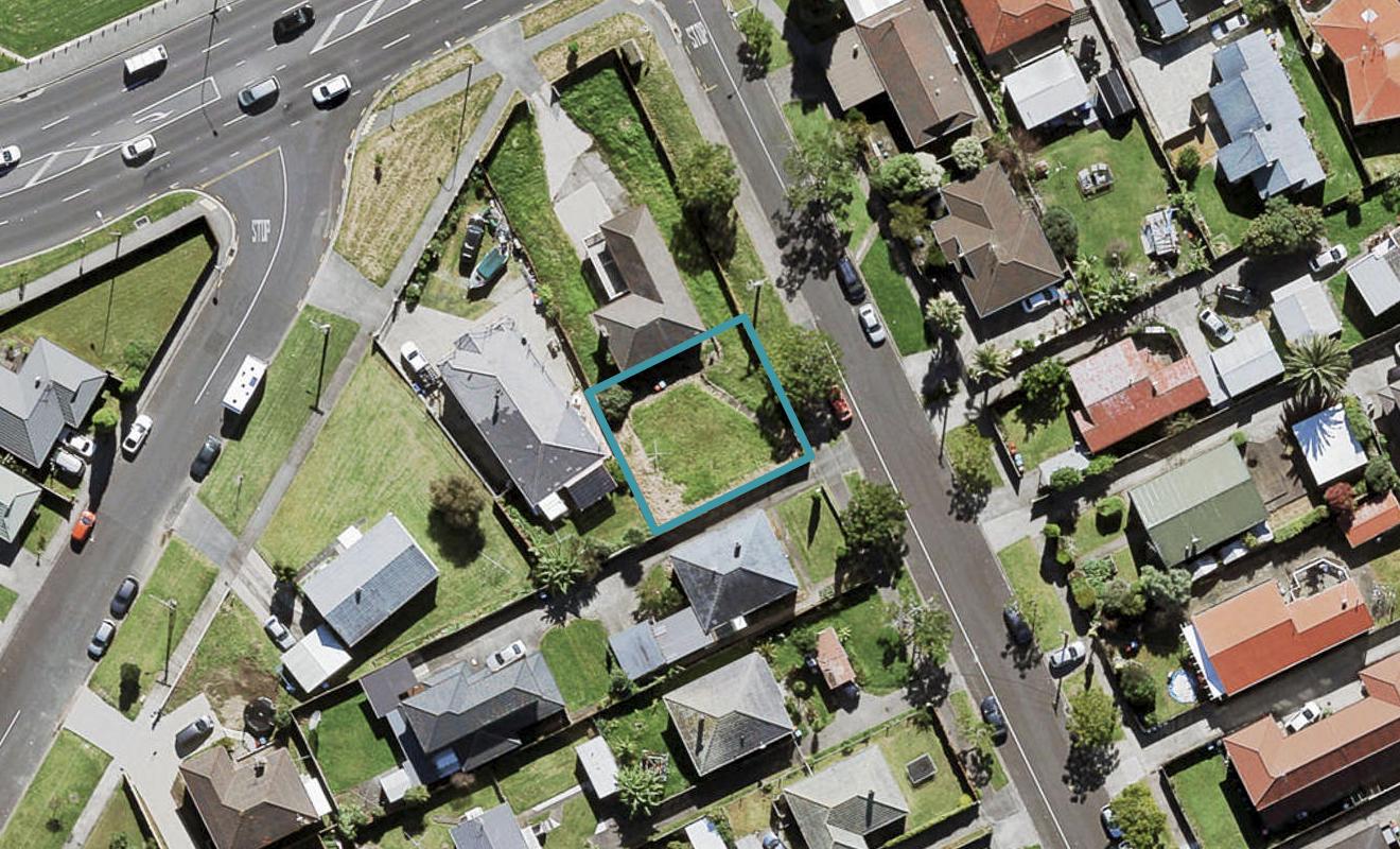 7 Crowther Street, Blockhouse Bay, Auckland - Carousel 1