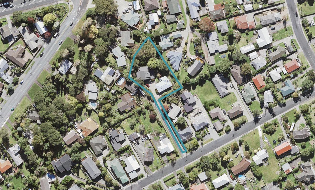 19 Barron Drive, Green Bay, Auckland - Carousel 1