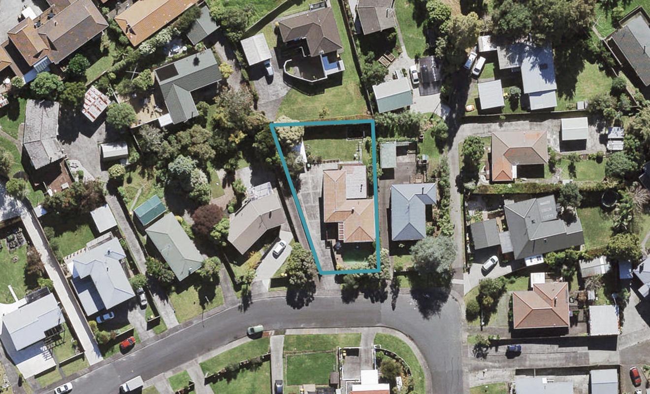 33 Bodi Place, Te Atatu South, Auckland - Carousel 1