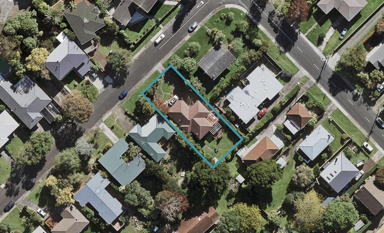 50 Holland Road, Hillcrest, Auckland - Carousel 1