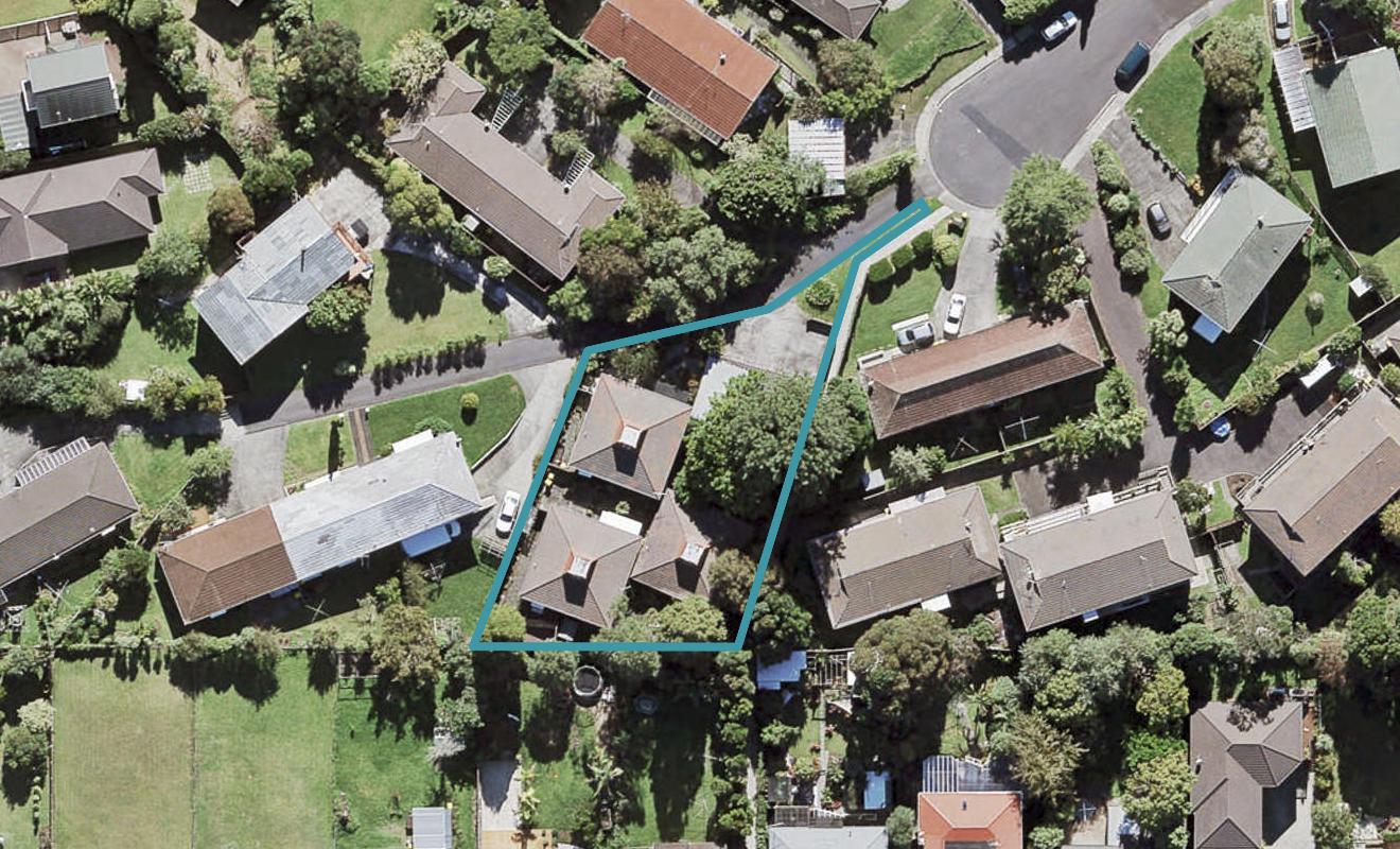 1/12 Pamela Place, New Lynn, Auckland - Carousel 1
