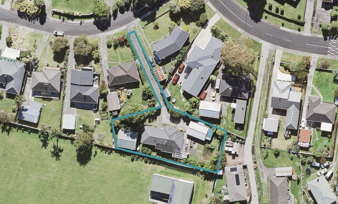 3 Cajero Place, Green Bay, Auckland - Carousel 1