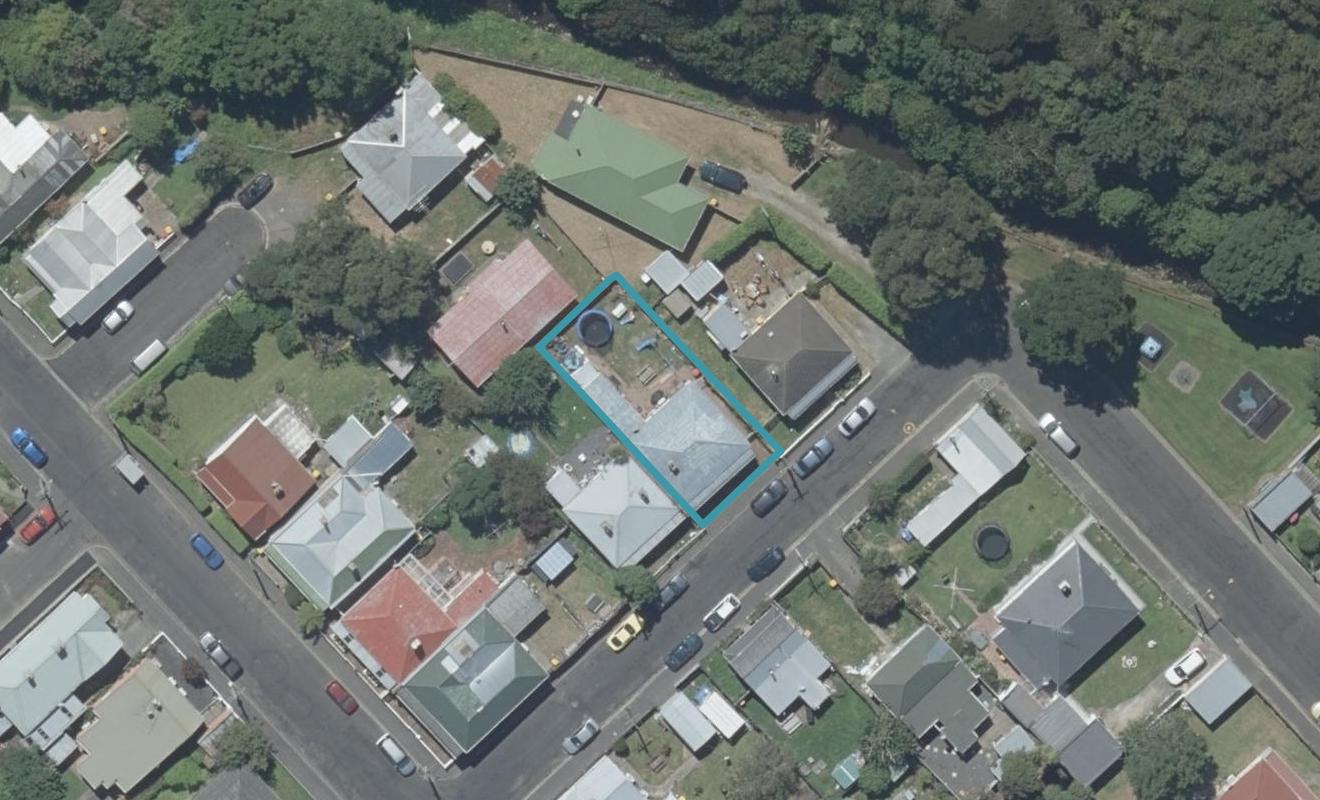 9 Coburn Avenue, North East Valley, Dunedin - Carousel 1