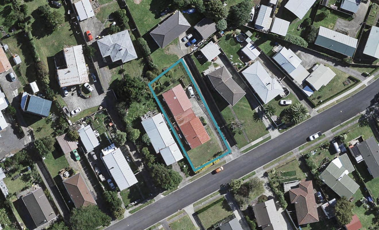 10 Fernleigh Avenue, Waiuku, Waiuku - Carousel 1