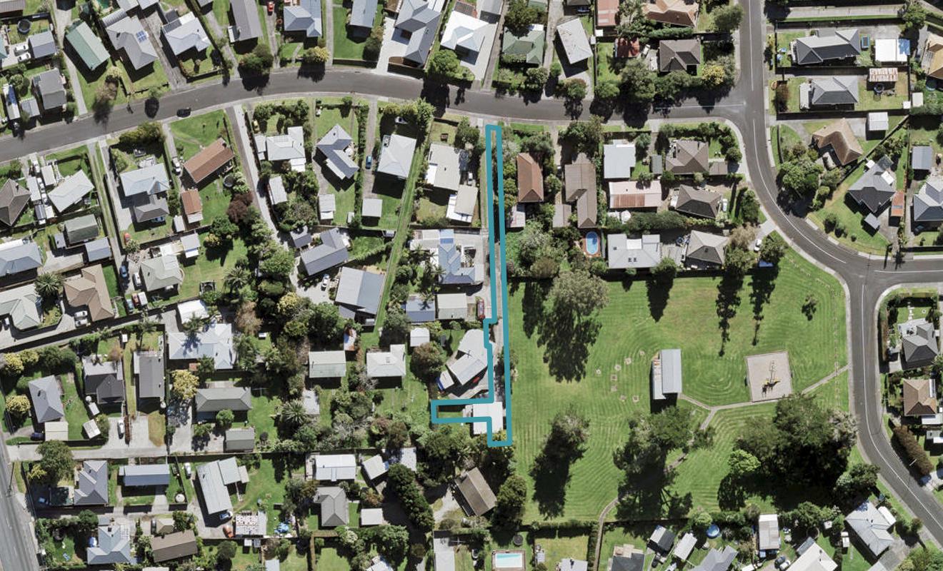 26E Brennan Avenue, Te Atatu Peninsula, Auckland - Carousel 1