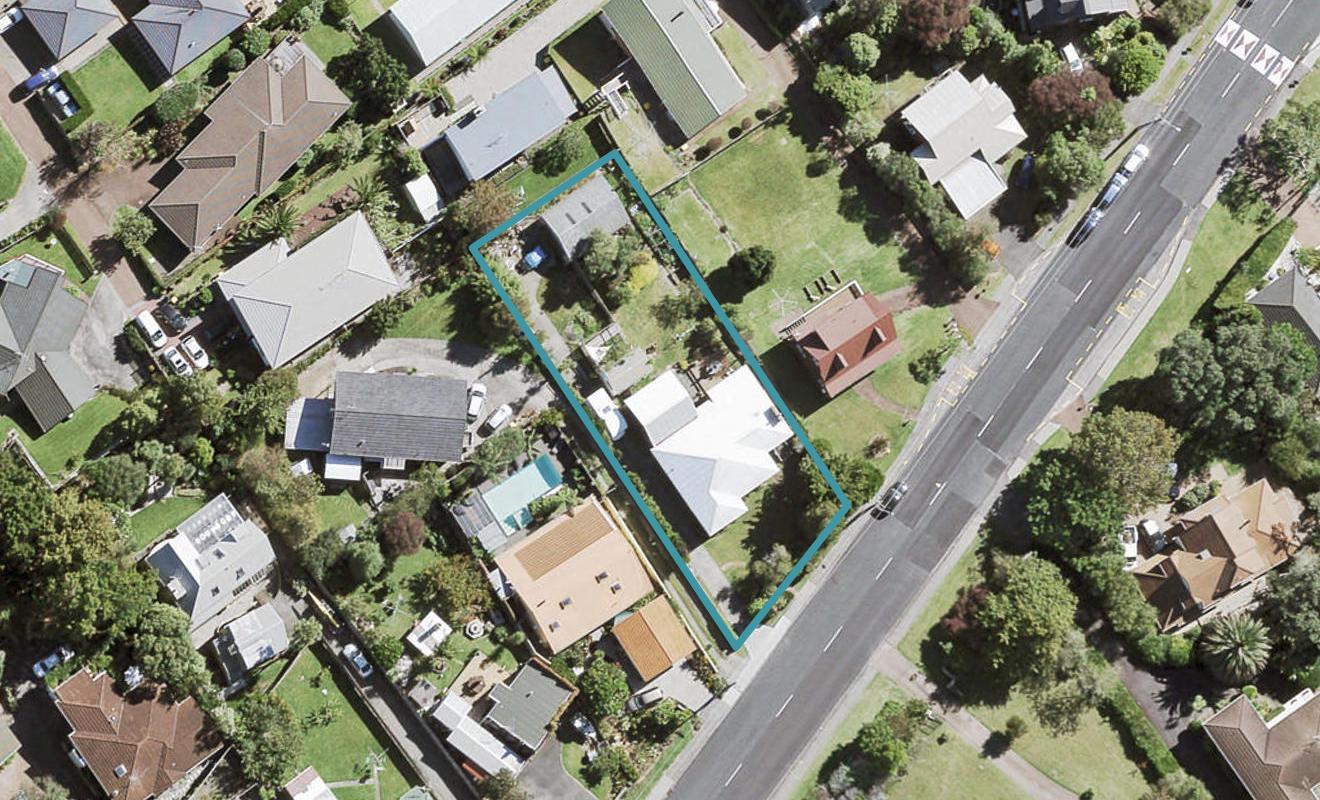 35 Avonleigh Road, Green Bay, Auckland - Carousel 1