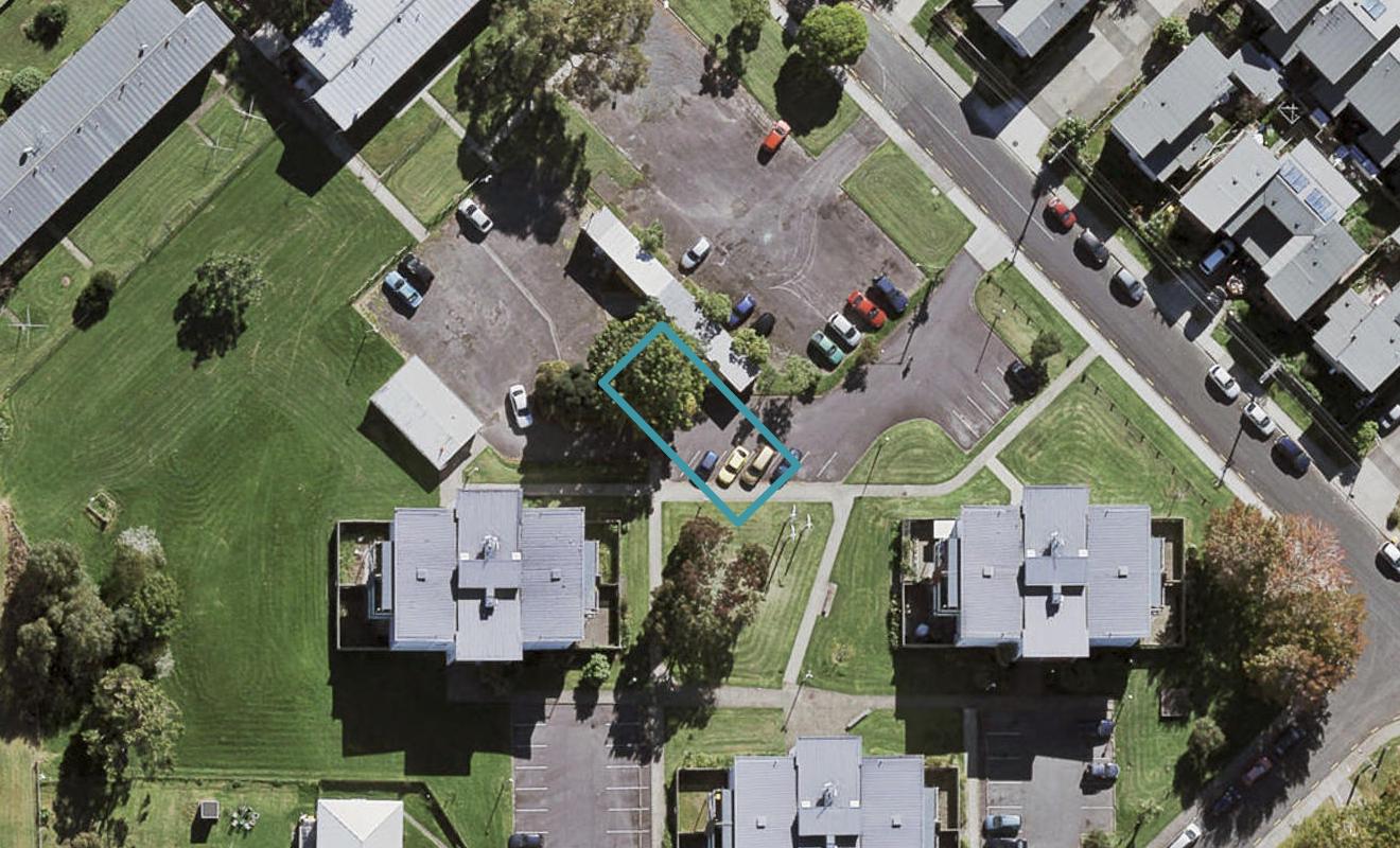 6 Tiakina Road, Northcote, Auckland - Carousel 1
