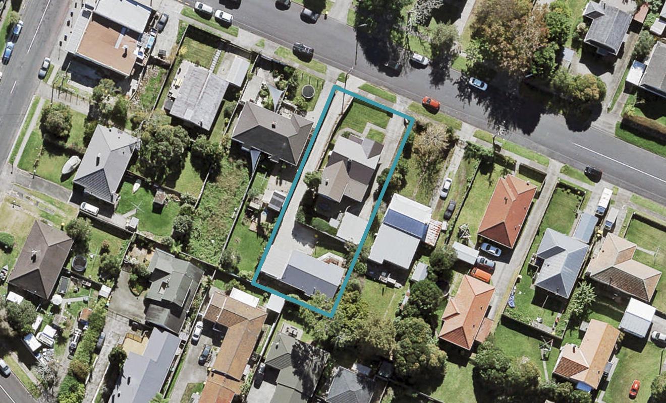 2/5 Islington Avenue, New Lynn, Auckland - Carousel 1