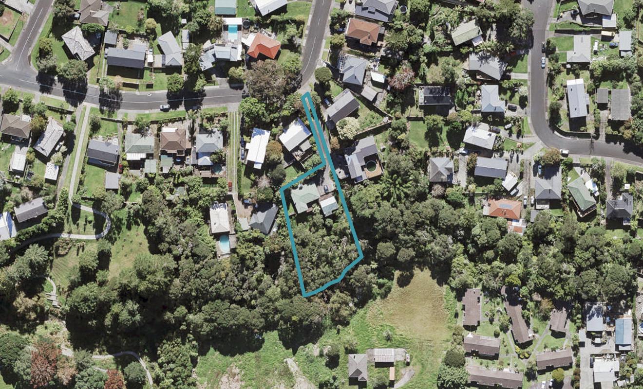 32 Lantana Road, Green Bay, Auckland - Carousel 1