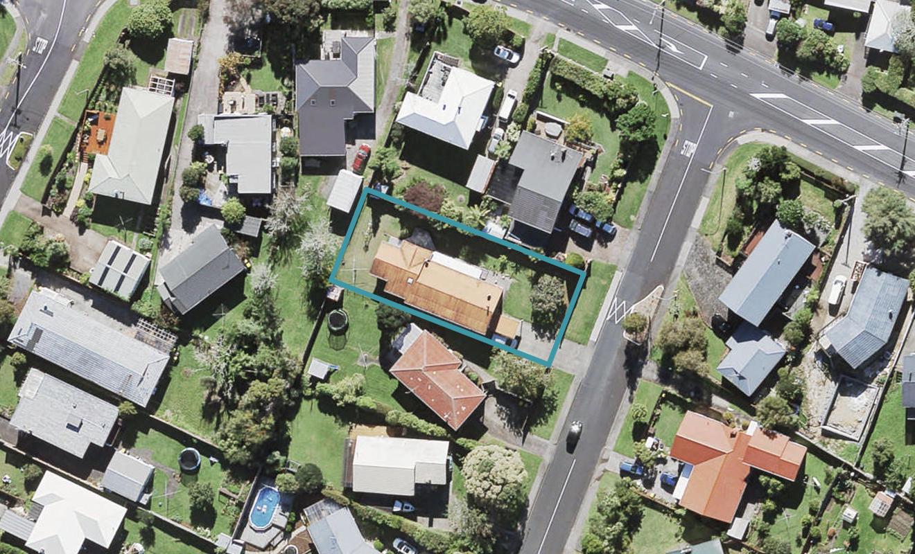 81 La Rosa Street, Green Bay, Auckland - Carousel 1