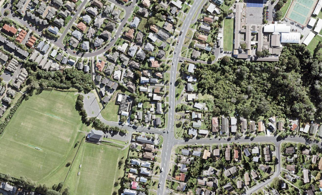 858A East Coast Road, Northcross, Auckland - Carousel 1