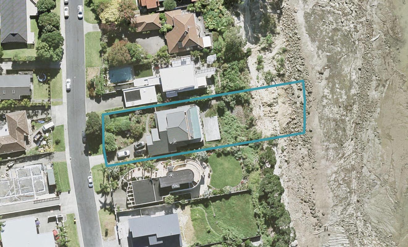 14 Sharon Road, Waiake, Auckland - Carousel 1