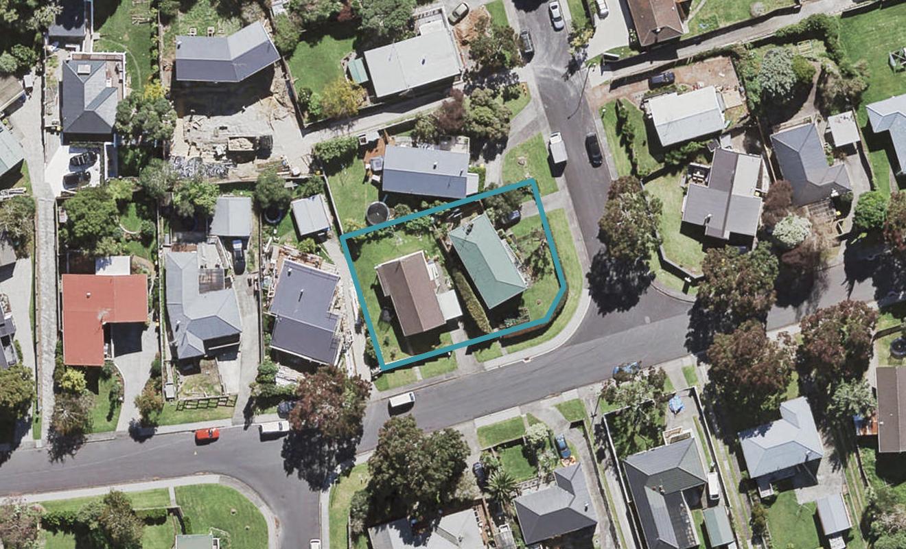 2/16 Castleton Street, Birkdale, Auckland - Carousel 1