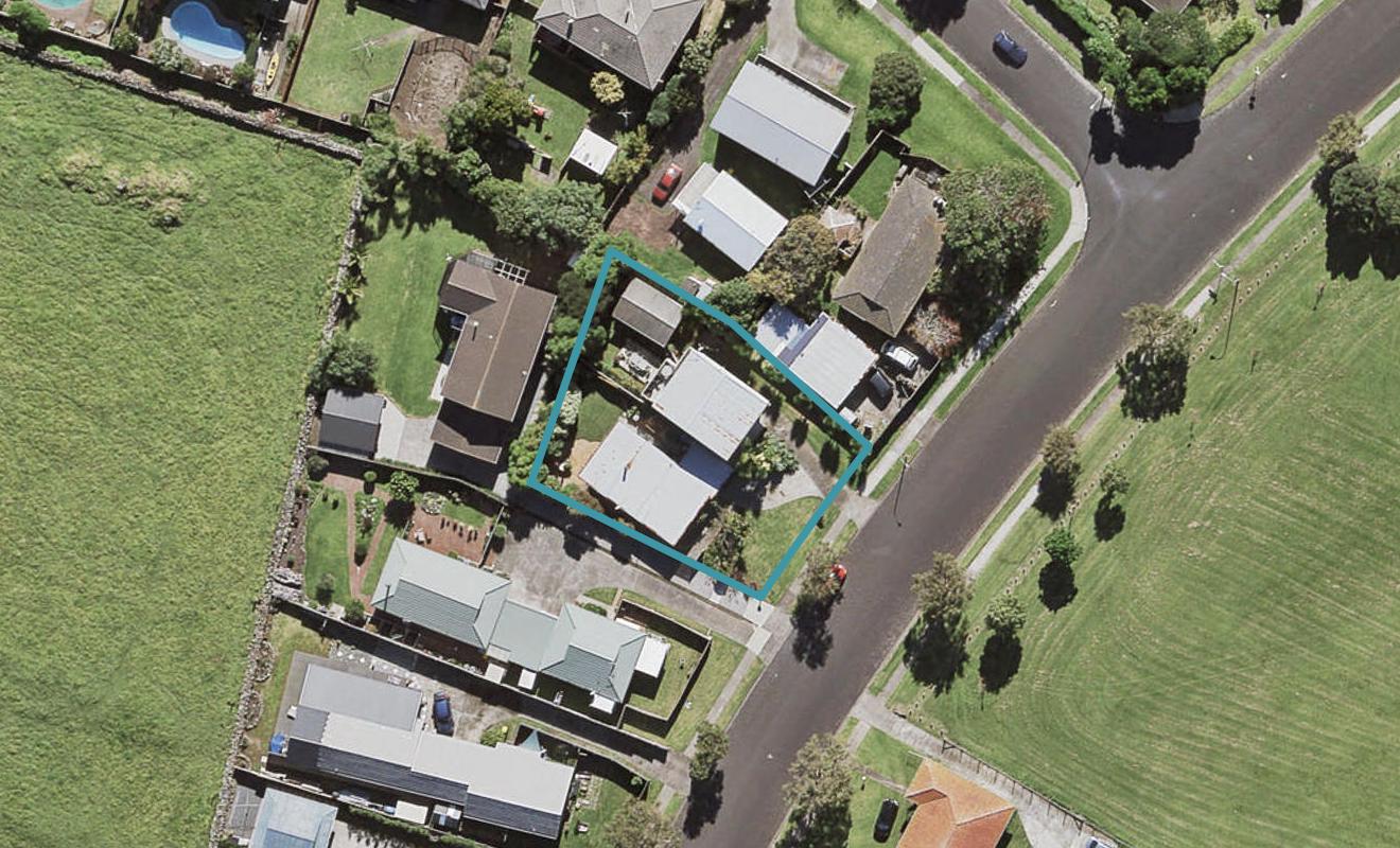 2/111 Muir Avenue, Mangere Bridge, Auckland - Carousel 1
