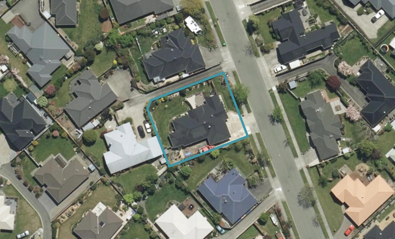 13 Hollybush Drive, Brightwater - Carousel 1