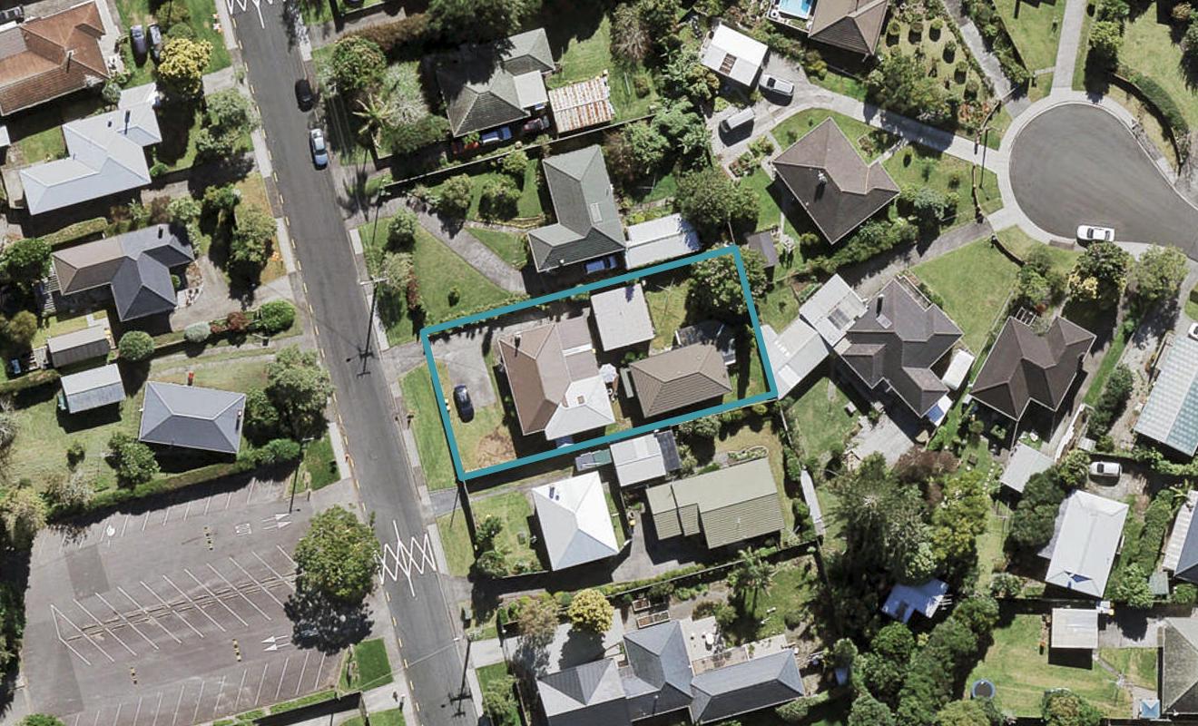 46 Neil Avenue, Te Atatu Peninsula, Auckland - Carousel 1