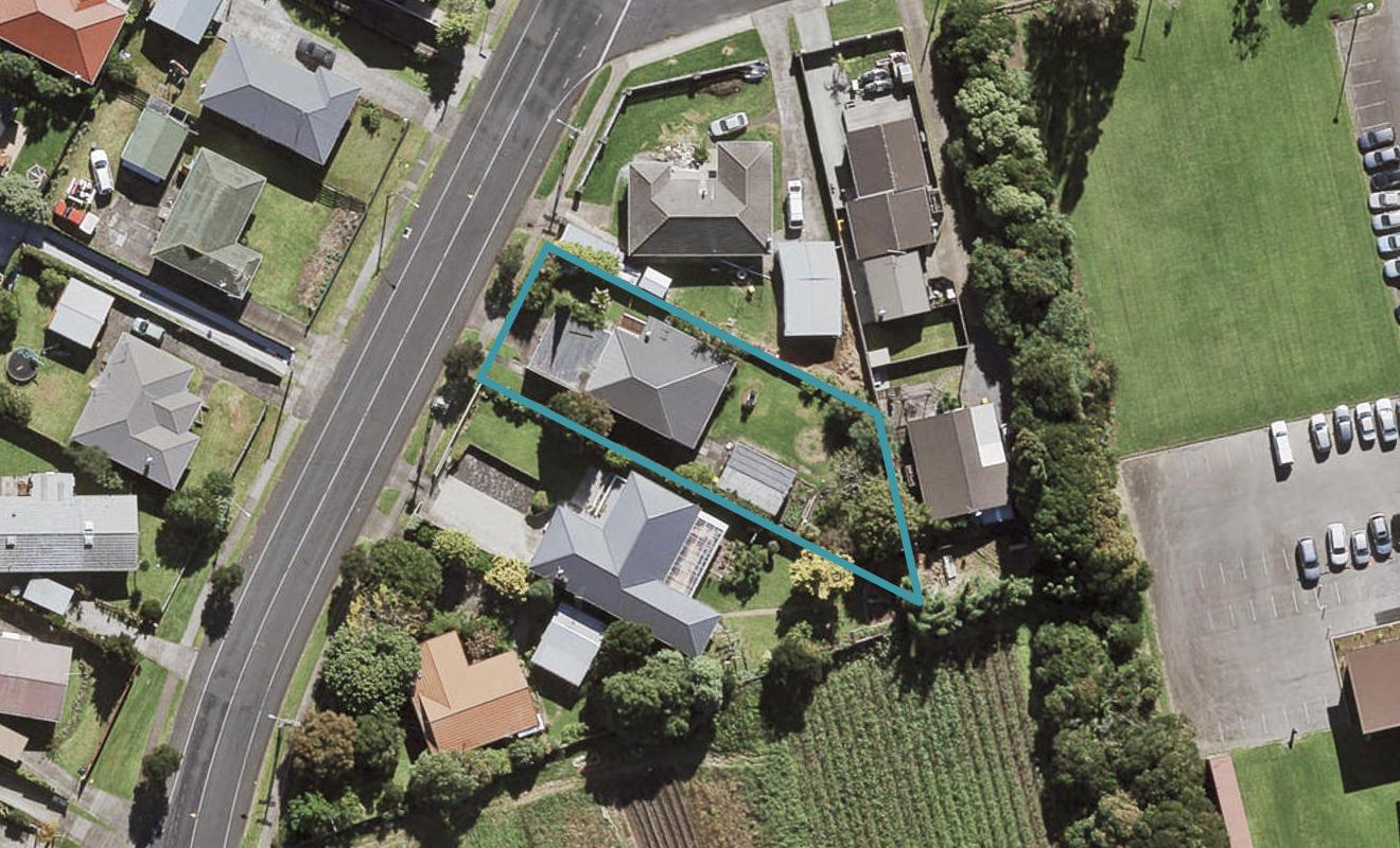 47 Wallace Road, Mangere Bridge, Auckland - Carousel 1