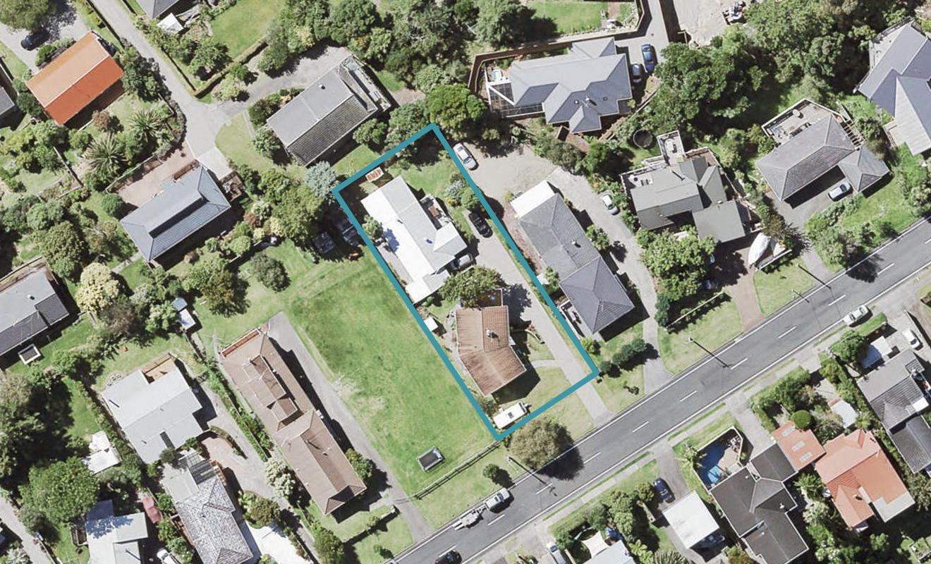 1/83 Arran Road, Browns Bay, Auckland - Carousel 1