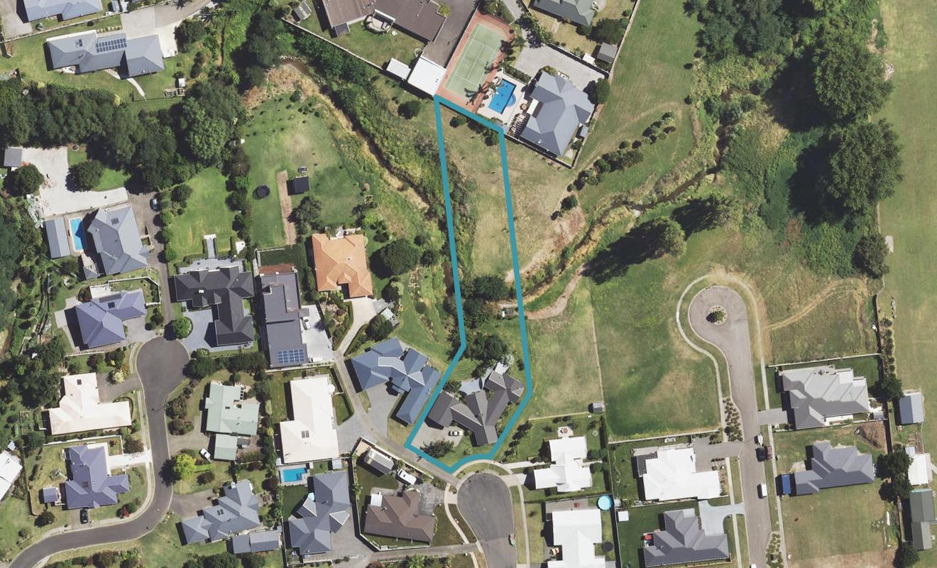 19 Charteris Rise, Riverdale, Gisborne - Carousel 1