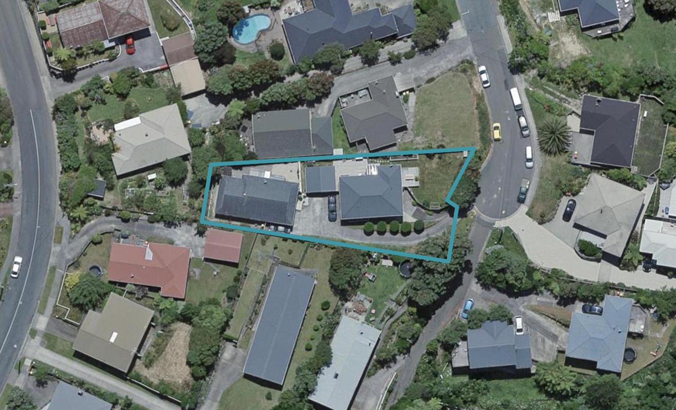 14A Mascot Street, Tawa, Wellington - Carousel 1
