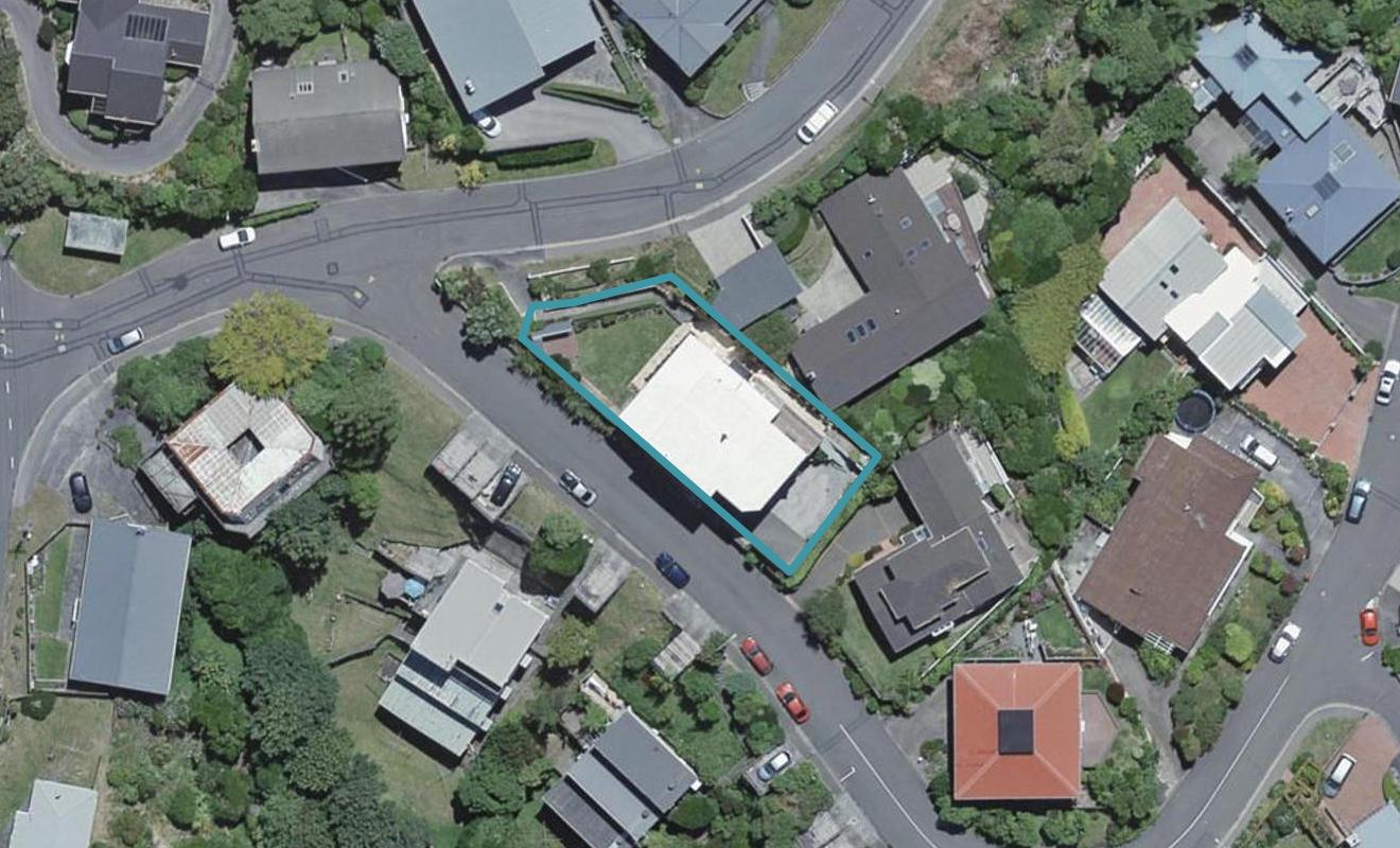 6 Puketiro Avenue, Northland, Wellington - Carousel 1