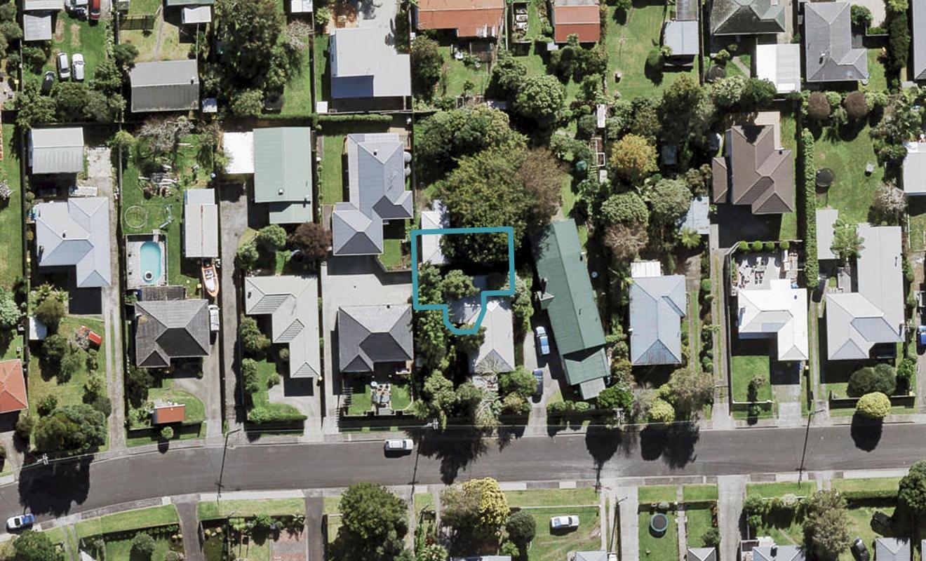 3/12 Enderby Drive, Te Atatu Peninsula, Auckland - Carousel 1