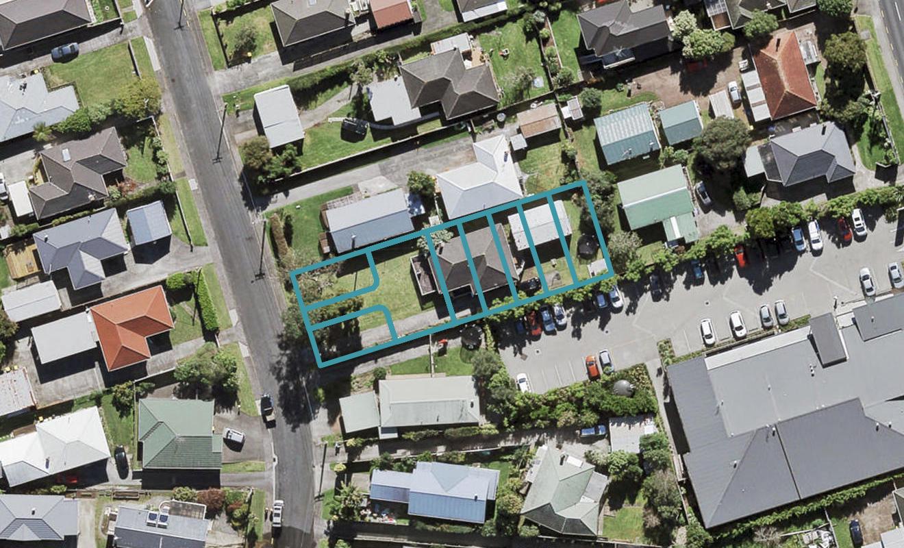 4/11 Karamu Street, Te Atatu Peninsula, Auckland - Carousel 1